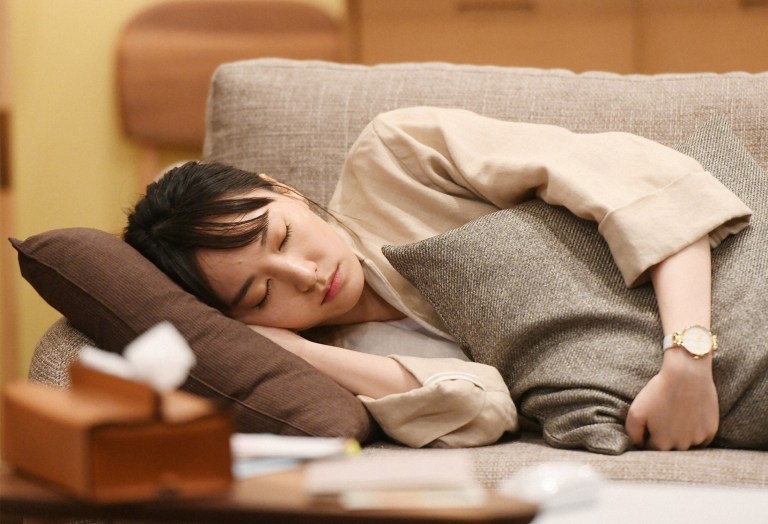 新垣結衣懷孕《月薪嬌妻》SP新春特別篇1月2日播出，今公佈15張劇照