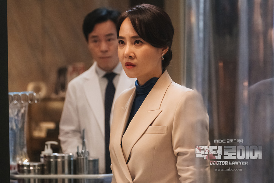韓劇《醫法刑事》分集劇情評論,傑登李真男人也 4 Dr. Lawyer 3