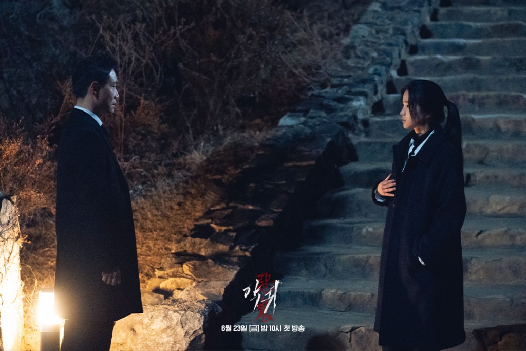 金泰梨韓劇《惡鬼》分集劇情評論,真相與詛咒交織的恐怖謎團 6 FyYnHLdaEAAtB9A