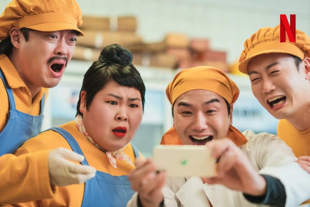 Netflix 韓劇《炸雞奇遇記》分集劇情評論,當女兒變成炸雞,荒誕又溫馨的救援行動展開 7 《炸雞奇遇記》 32