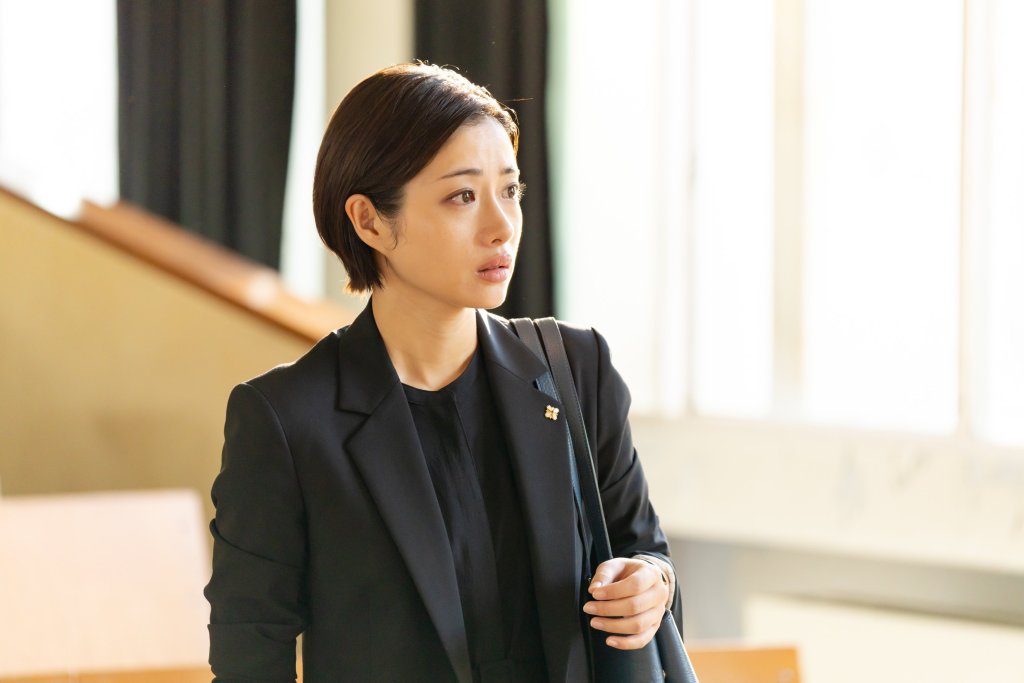 石原聰美日劇《Destiny:命運交會》分集劇情,跨越 20 年的懸疑愛情 17 GLP01DdbcAEDHZr