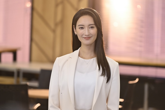 2024 秋季日劇《無能的鷹小姐》分集劇情,外表看似精英,實則極度無能 7 01fkorkforekfork