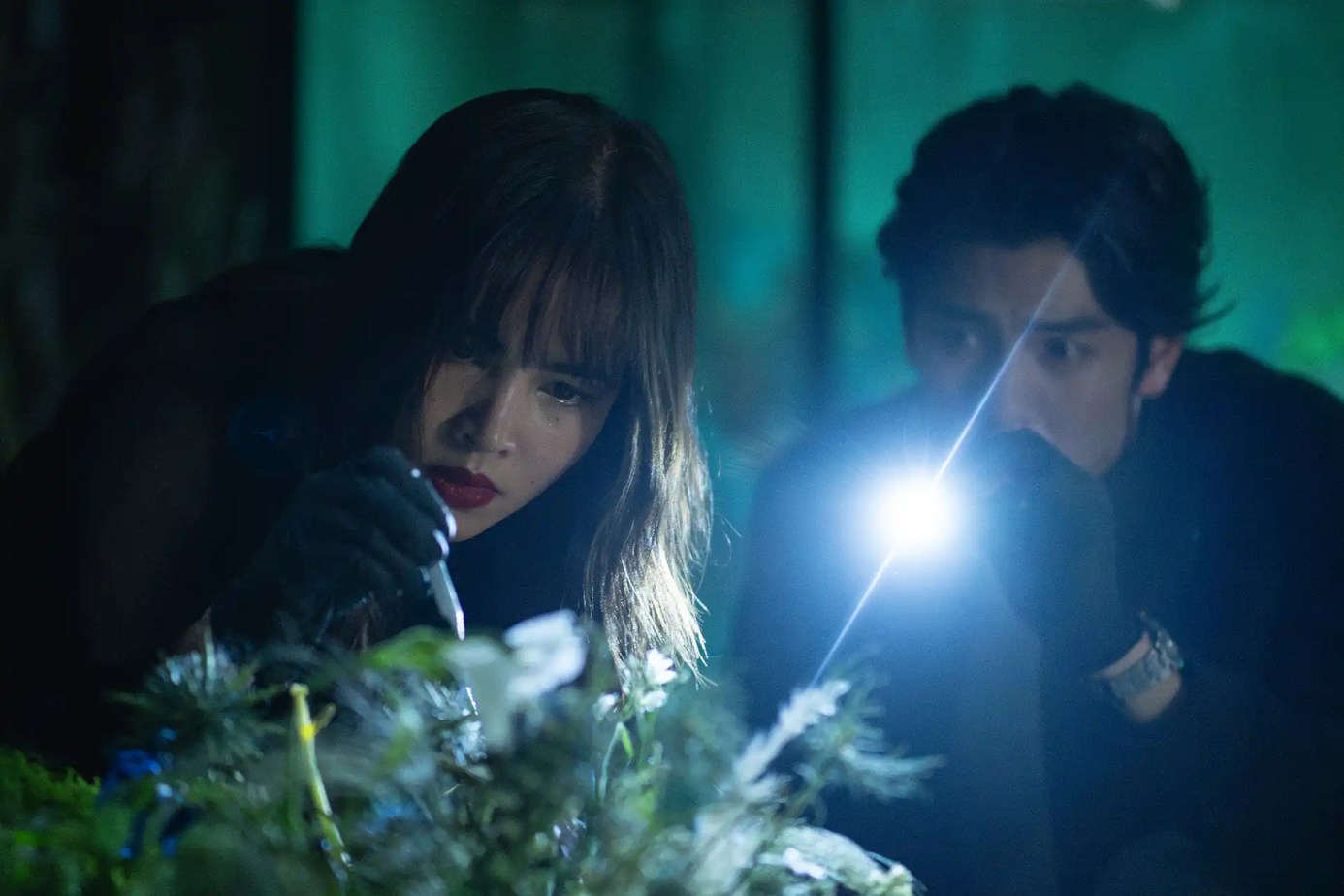 Netflix 泰劇《花中尋凶:死亡與鮮花》劇情看點,揭開婚禮背後的驚人陰謀 9 Netflix Dalah Death and the Flowers 4