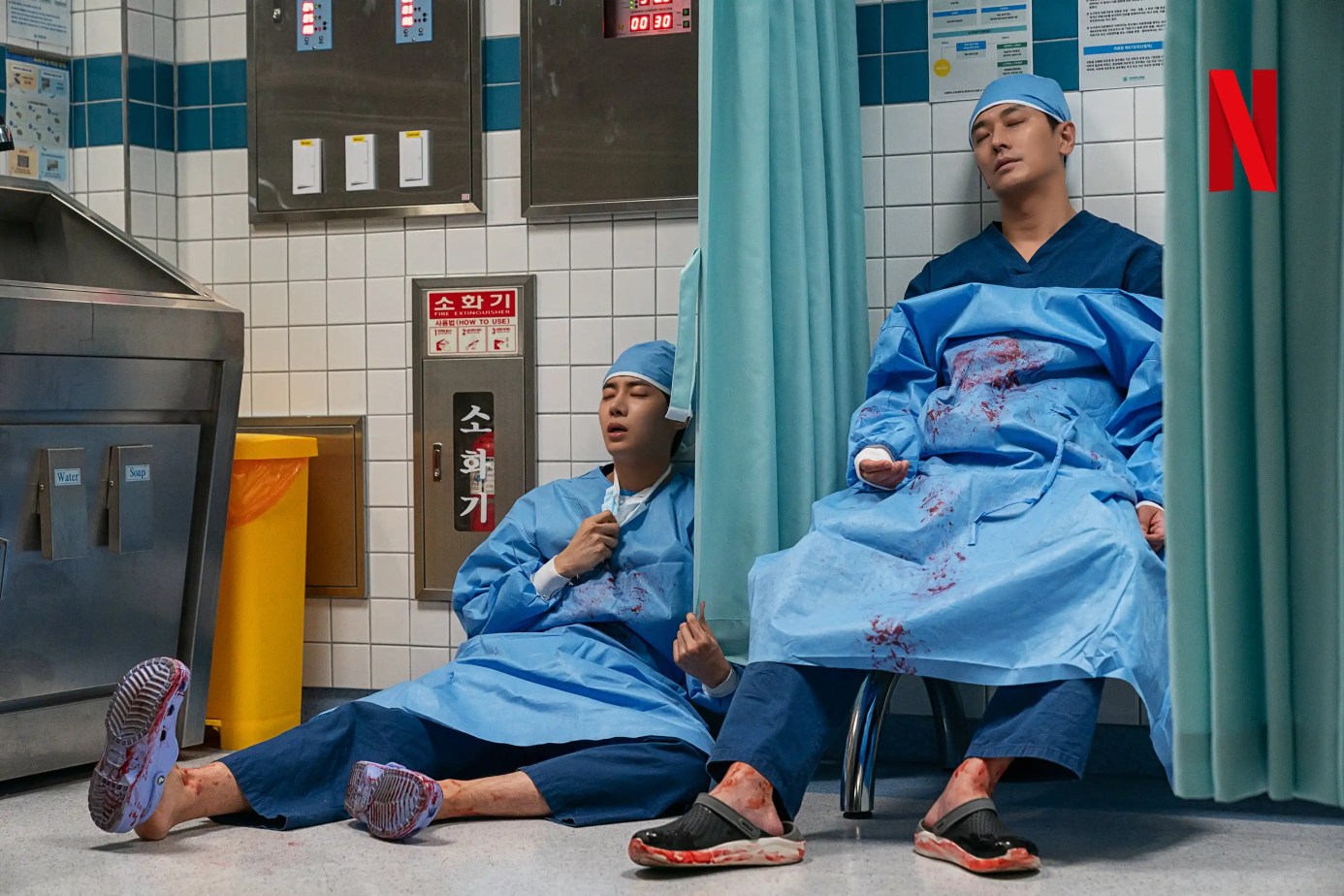 Netflix 韓劇《外傷重症中心》分集劇情評論,想跟我一樣拯救人命嗎? 8 《外傷重症中心》EP1 2 劇情評論 28