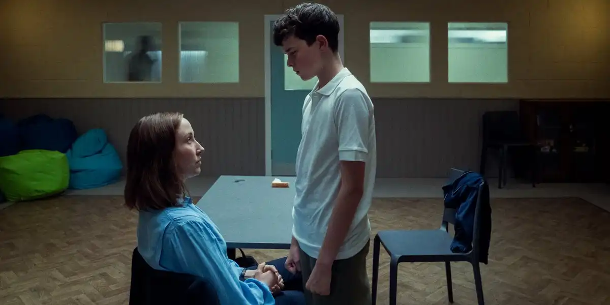 Netflix 英劇《混沌少年時》劇情看點,當13歲少年被控謀殺將何去何從? 7 Netflix 英劇《混沌少年時》劇情看點,當13歲少年被控謀殺,家庭將何去何從?
