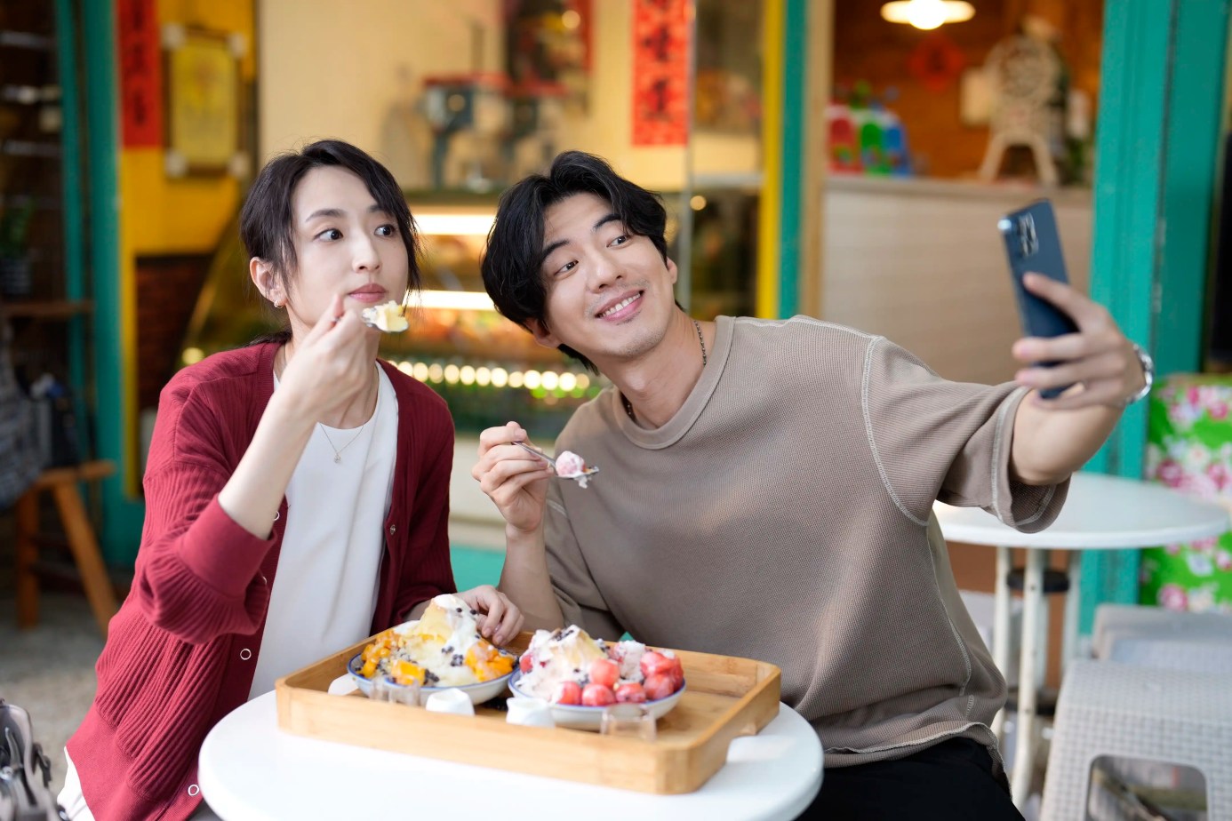 Netflix 台劇《童話故事下集》分集劇情評論,並沒有童話故事上集 25 傅孟柏留戀前女友柯佳嬿 頻釋曖昧訊息