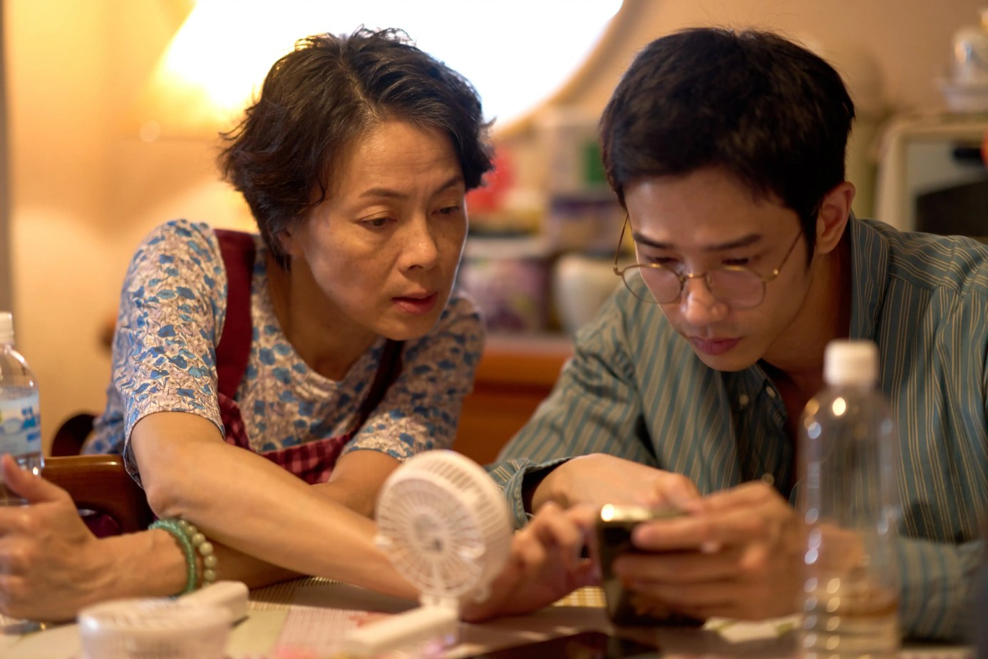 Netflix 台劇《童話故事下集》分集劇情評論,並沒有童話故事上集 26 柯淑勤《童話故事下集》飾劉以豪媽媽 表面開明實則總是「放不下」