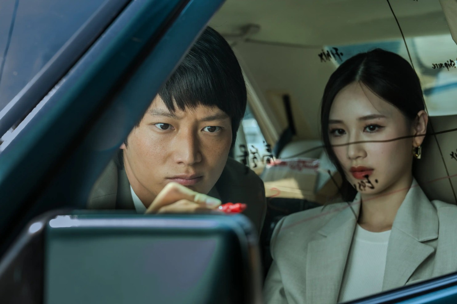 Netflix 泰劇《瘋狂獨角獸》分集劇情評論,從山村創業到資本戰場,揭露夢想背後的真實代價 3 GpRMPdQbYAE9FR2