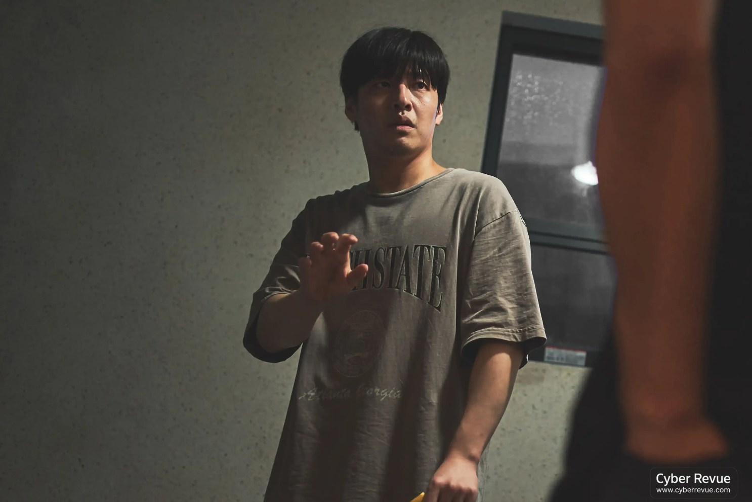 Netflix 電影《牆外之音》劇情評論,當買房夢淪為都市驚悚故事 5 牆外之音 4