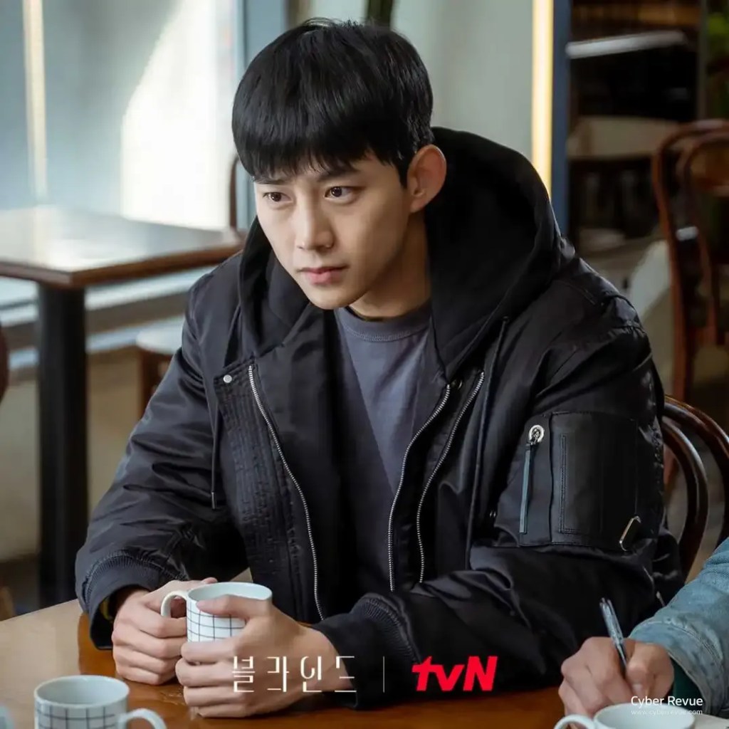 韓劇《Blind局中人》玉澤演、河錫辰偵辦陪審員連環命案揭孤兒院黑幕 10 imgi 30 B120226338 photogroup 1667984575216