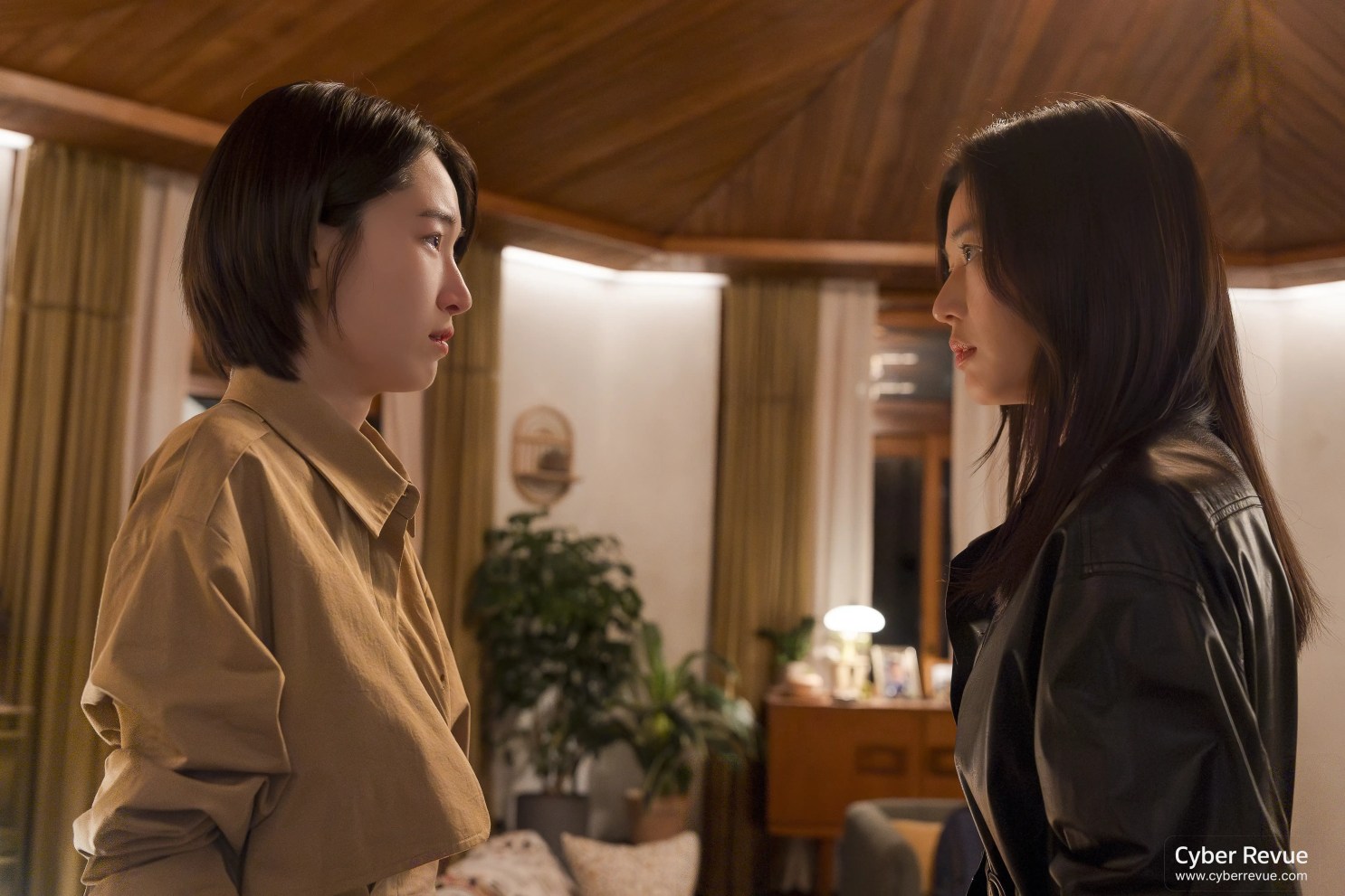 全智賢、姜棟元夢幻聯手!《暴風圈》外交官與特務揭開撼動白宮陰謀 12 0918 更新 2