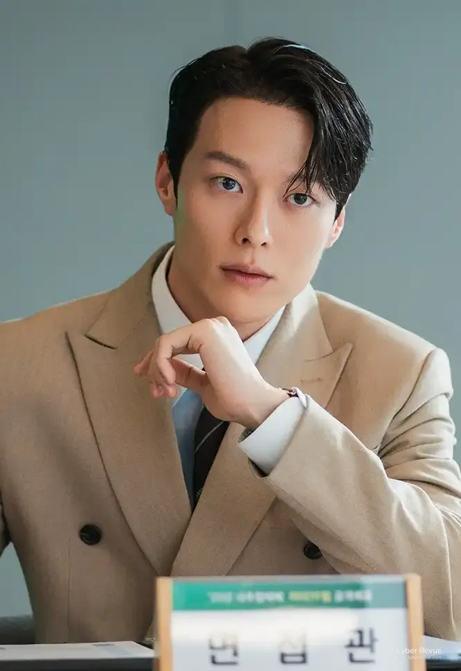 韓劇《一吻爆炸》分集劇情評論,假婚姻引爆辦公室危險戀情 8 imgi 8 Q7A1761544900665 666 968