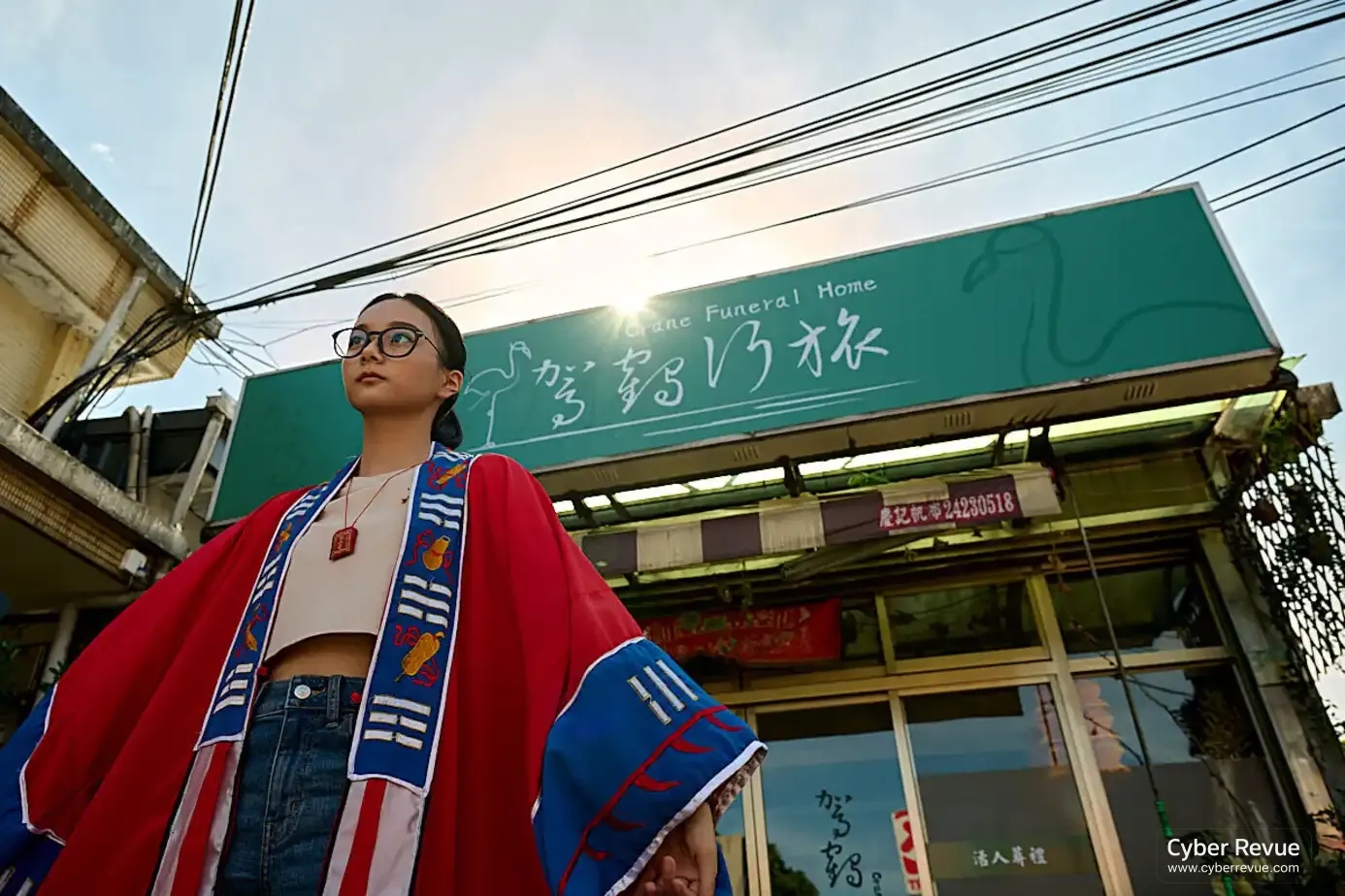 電影《找死俱樂部》殯葬世家少女用假死儀式拯救想輕生同學 8 114027 25635
