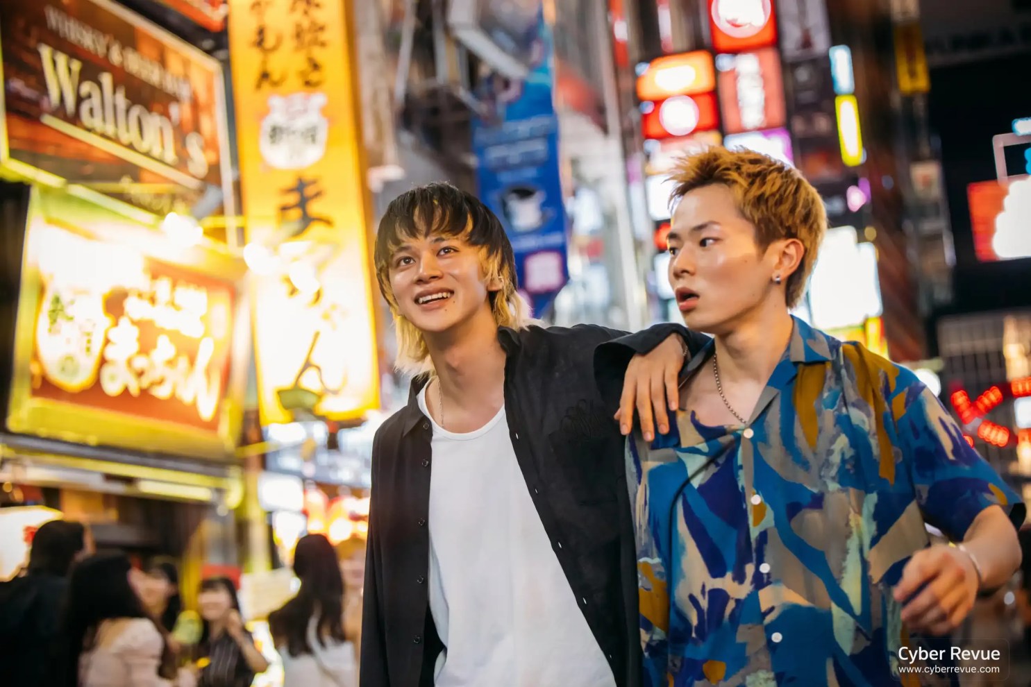Netflix 電影《愚者的身分》北村匠海、綾野剛盜賣戶籍身分的三日逃亡 7 電影《愚者的身分》劇情看點,直擊日本社會無法翻身的階級絕望